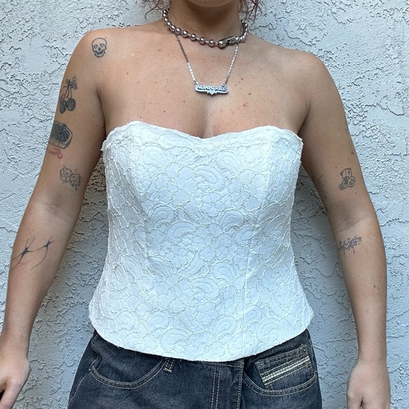 Beautiful Lace Corset, Never Worn - Picture 8 of 11